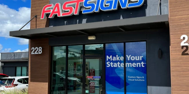FASTSIGNS® Earns Top-Tier Franchise Customer Experience Certification